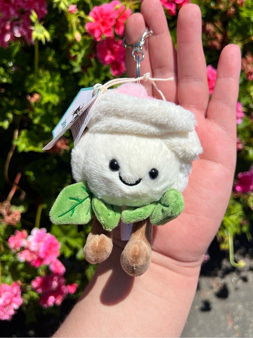WHITE ROSE PLUSH KEYCHAIN
